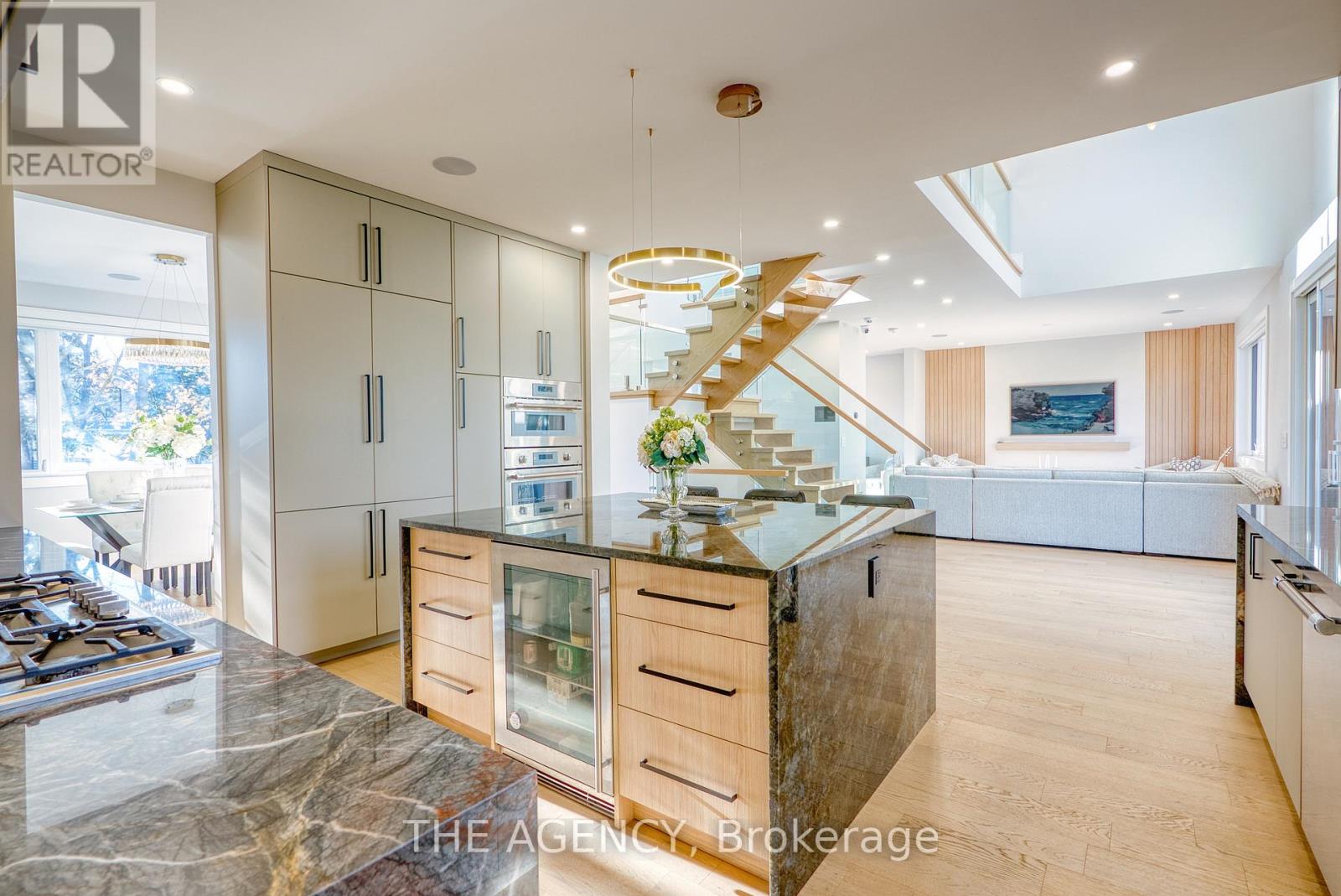 519 Third Line, Oakville, Ontario  L6L 4A8 - Photo 16 - W12723112