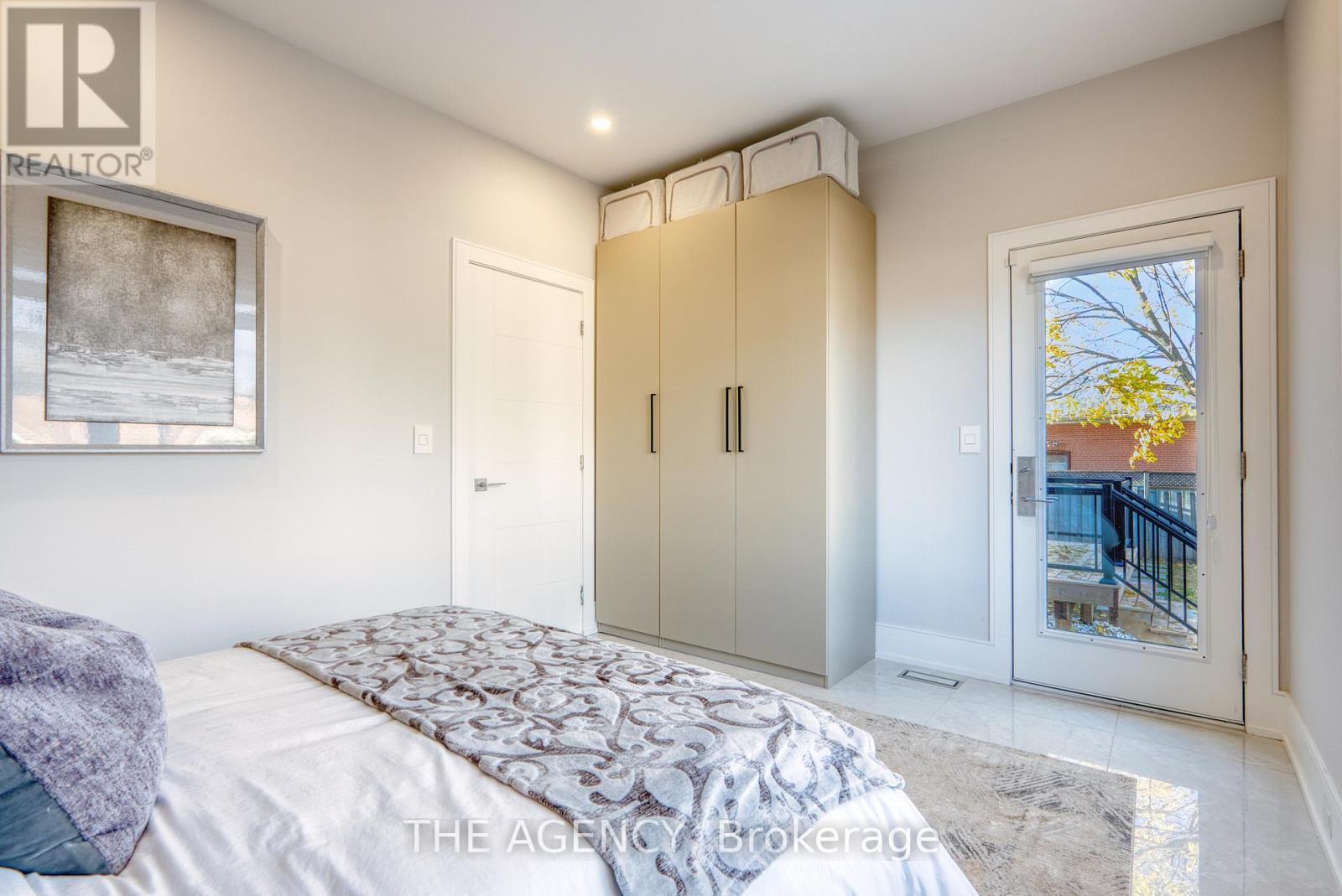 519 Third Line, Oakville, Ontario  L6L 4A8 - Photo 23 - W12723112