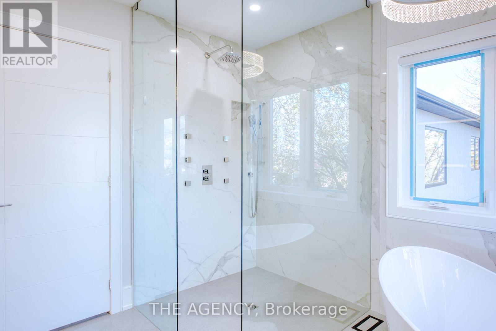 519 Third Line, Oakville, Ontario  L6L 4A8 - Photo 30 - W12723112