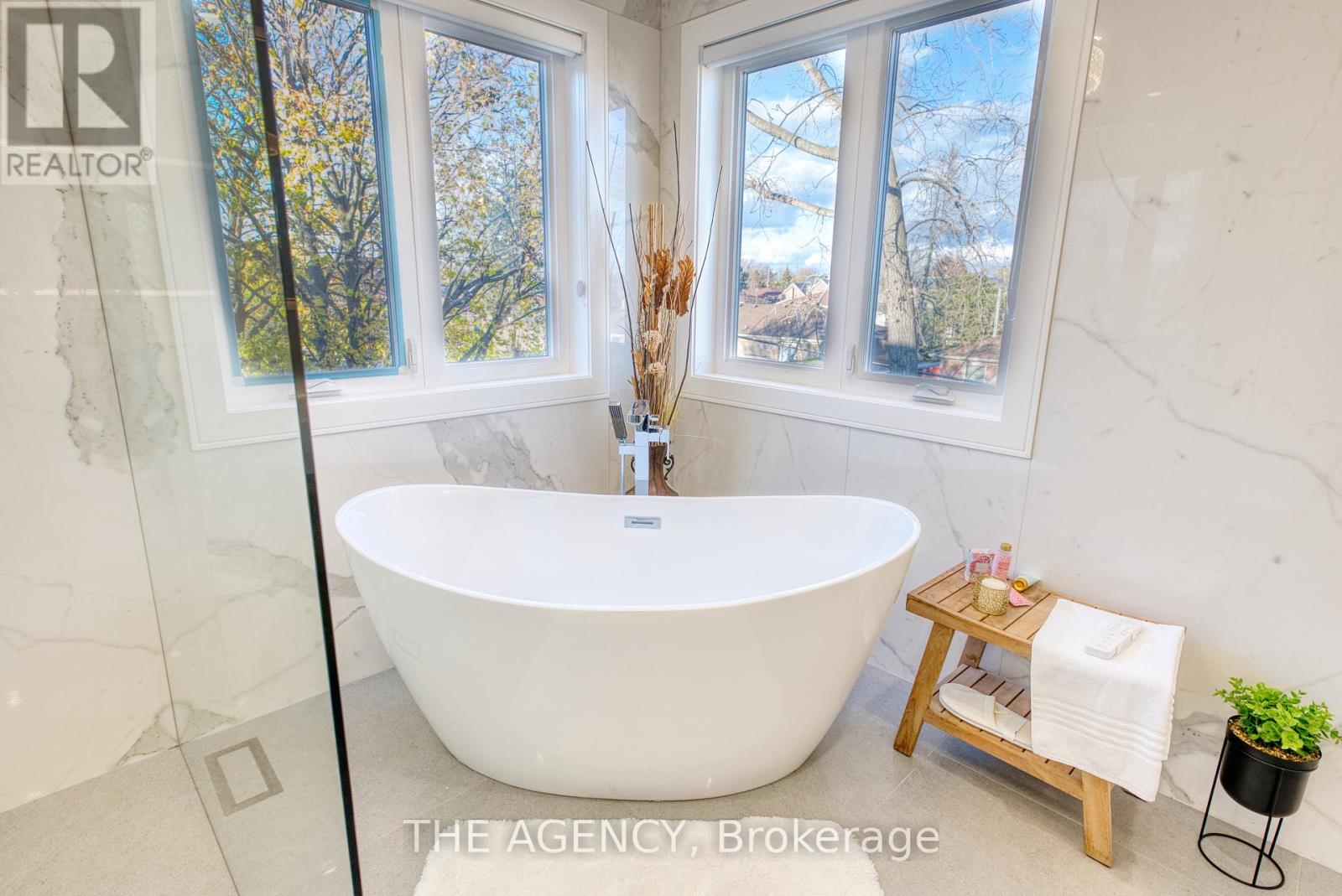 519 Third Line, Oakville, Ontario  L6L 4A8 - Photo 31 - W12723112