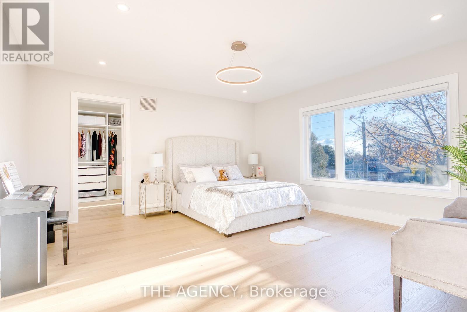 519 Third Line, Oakville, Ontario  L6L 4A8 - Photo 33 - W12723112