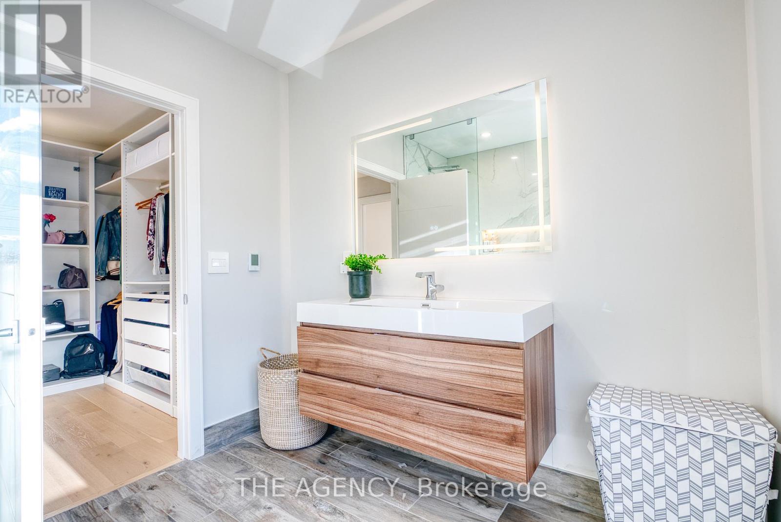 519 Third Line, Oakville, Ontario  L6L 4A8 - Photo 35 - W12723112