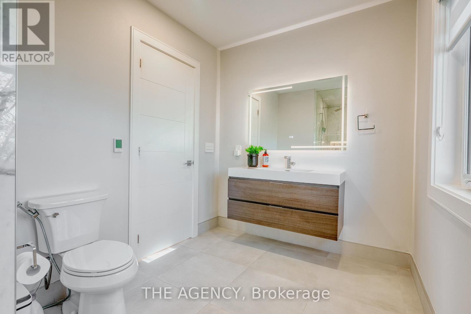 519 Third Line, Oakville, Ontario  L6L 4A8 - Photo 39 - W12723112