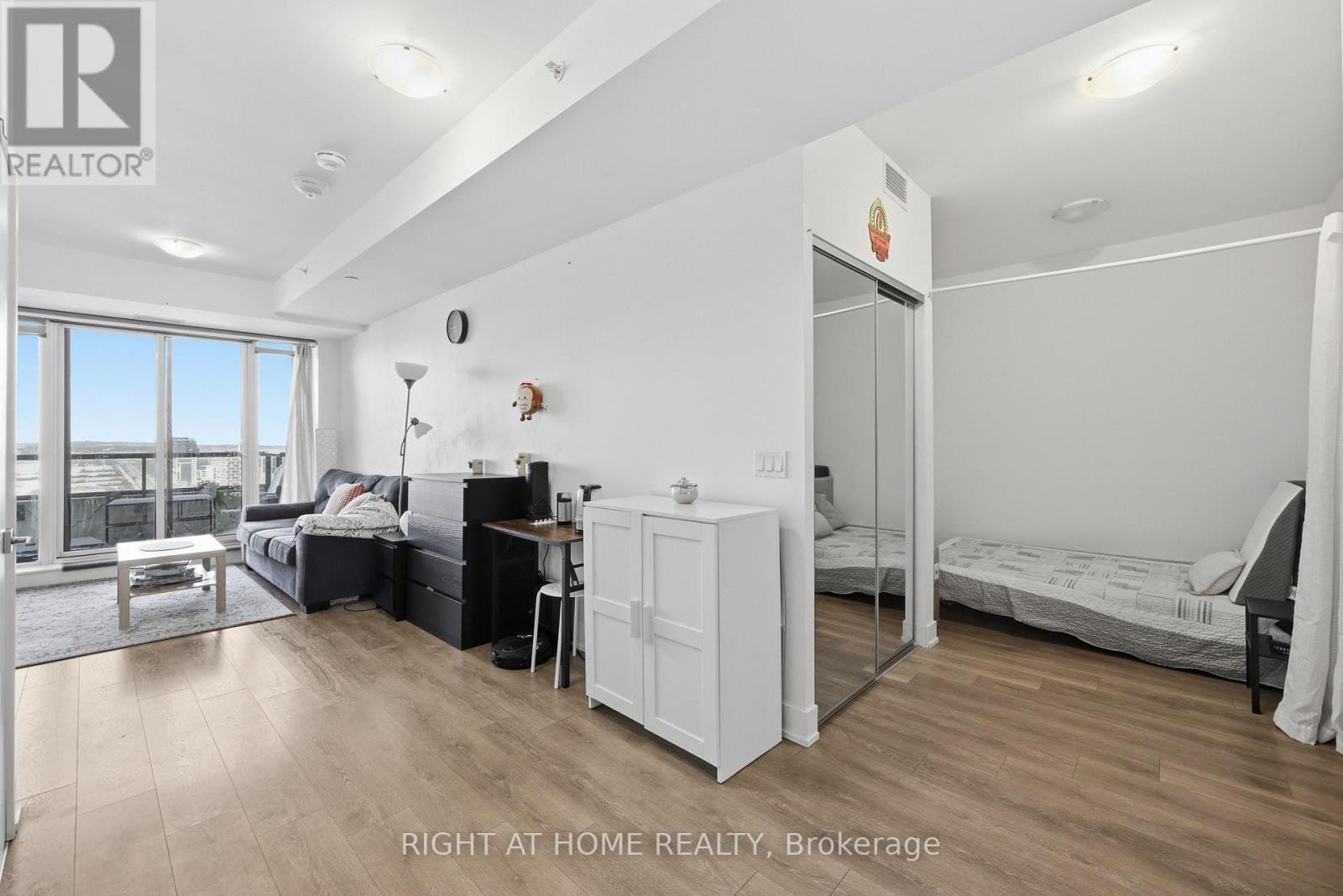 2407 - 297 Oak Walk Drive, Oakville, Ontario  L6H 3R6 - Photo 22 - W12723128