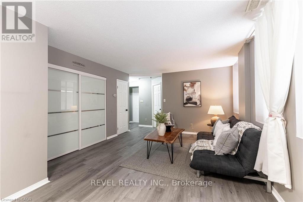 303 - 36 James Street S, Hamilton, Ontario  L8P 4W4 - Photo 3 - X12723136