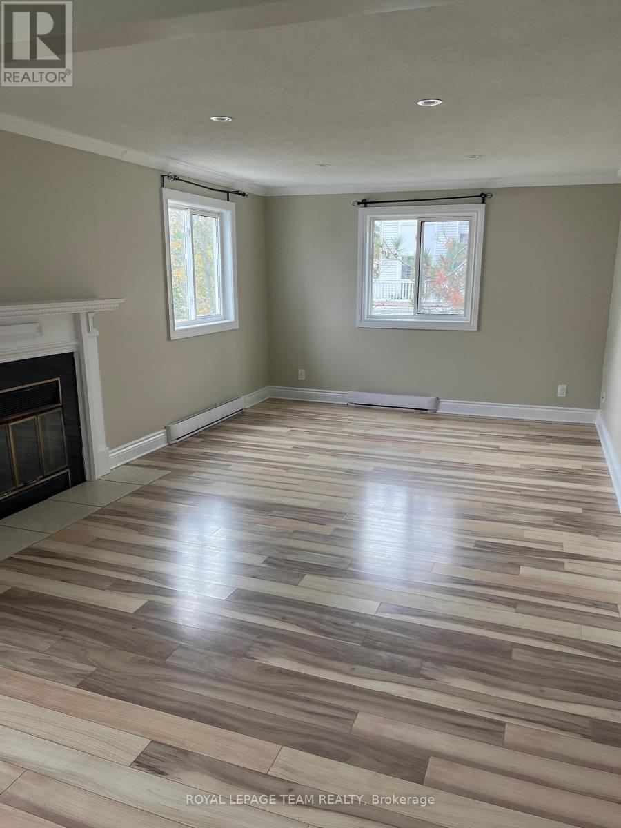 64 - 123 Castlegreen Private, Ottawa, Ontario  K1T 3N2 - Photo 2 - X12723142