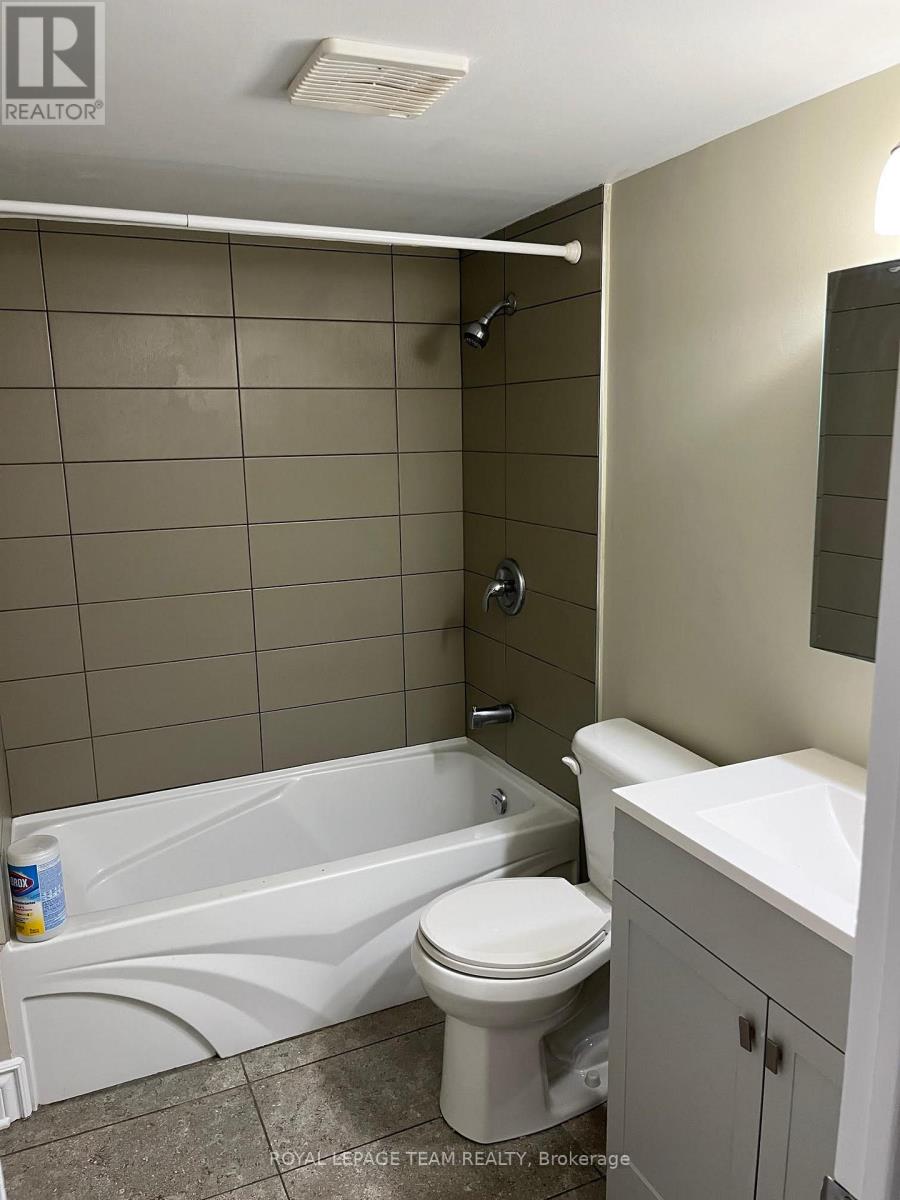 64 - 123 Castlegreen Private, Ottawa, Ontario  K1T 3N2 - Photo 3 - X12723142