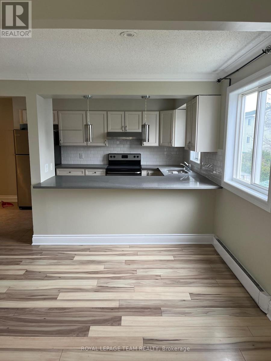 64 - 123 Castlegreen Private, Ottawa, Ontario  K1T 3N2 - Photo 5 - X12723142