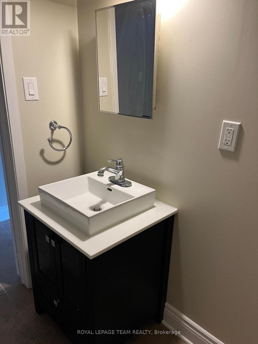 64 - 123 Castlegreen Private, Ottawa, Ontario  K1T 3N2 - Photo 6 - X12723142