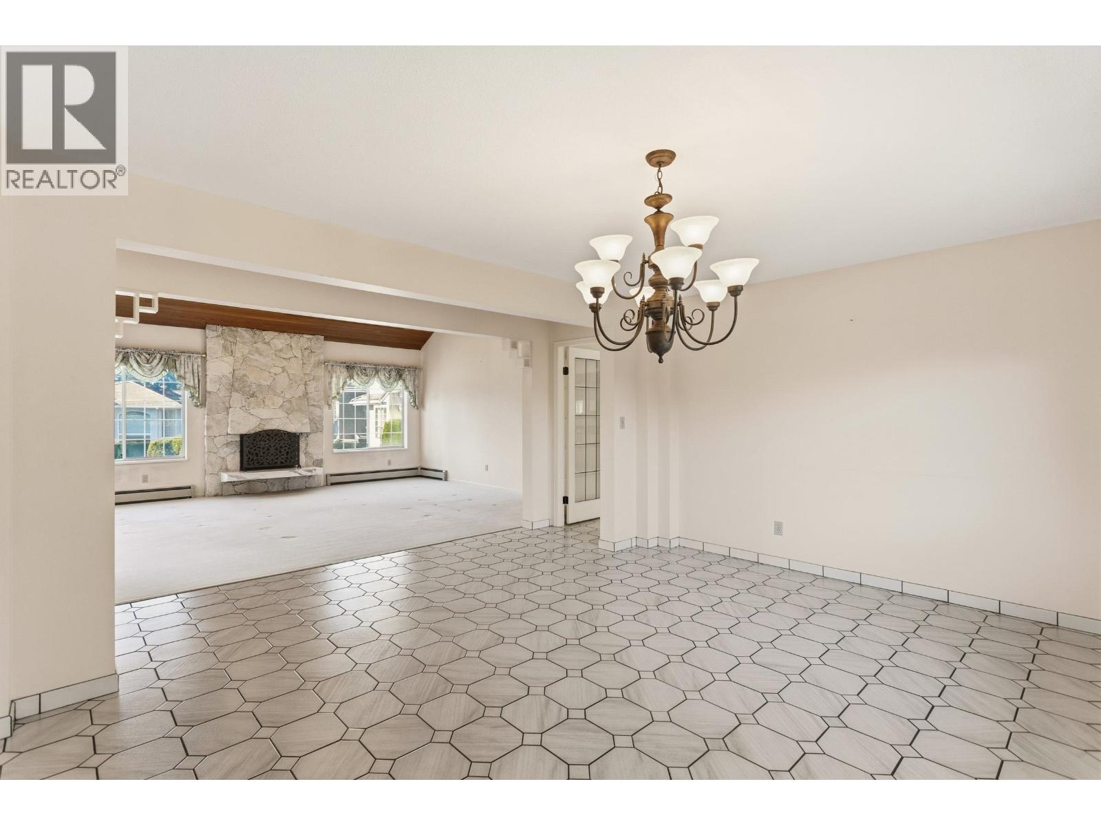 1506 Giles Place, Burnaby, British Columbia  V5A 3K6 - Photo 7 - R3082524