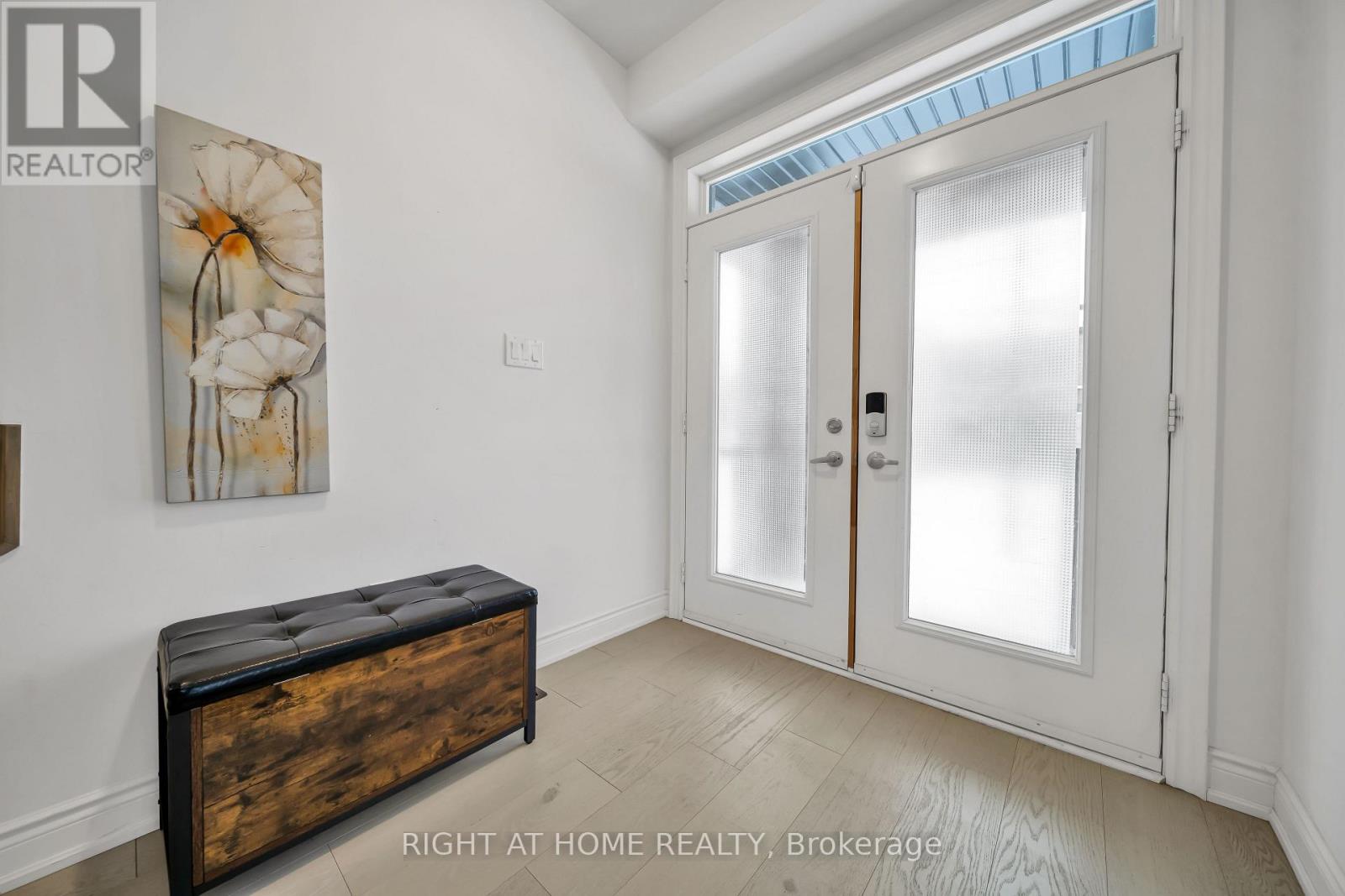 171 Great Falls Boulevard, Hamilton, Ontario  L8B 1Y6 - Photo 4 - X12723152