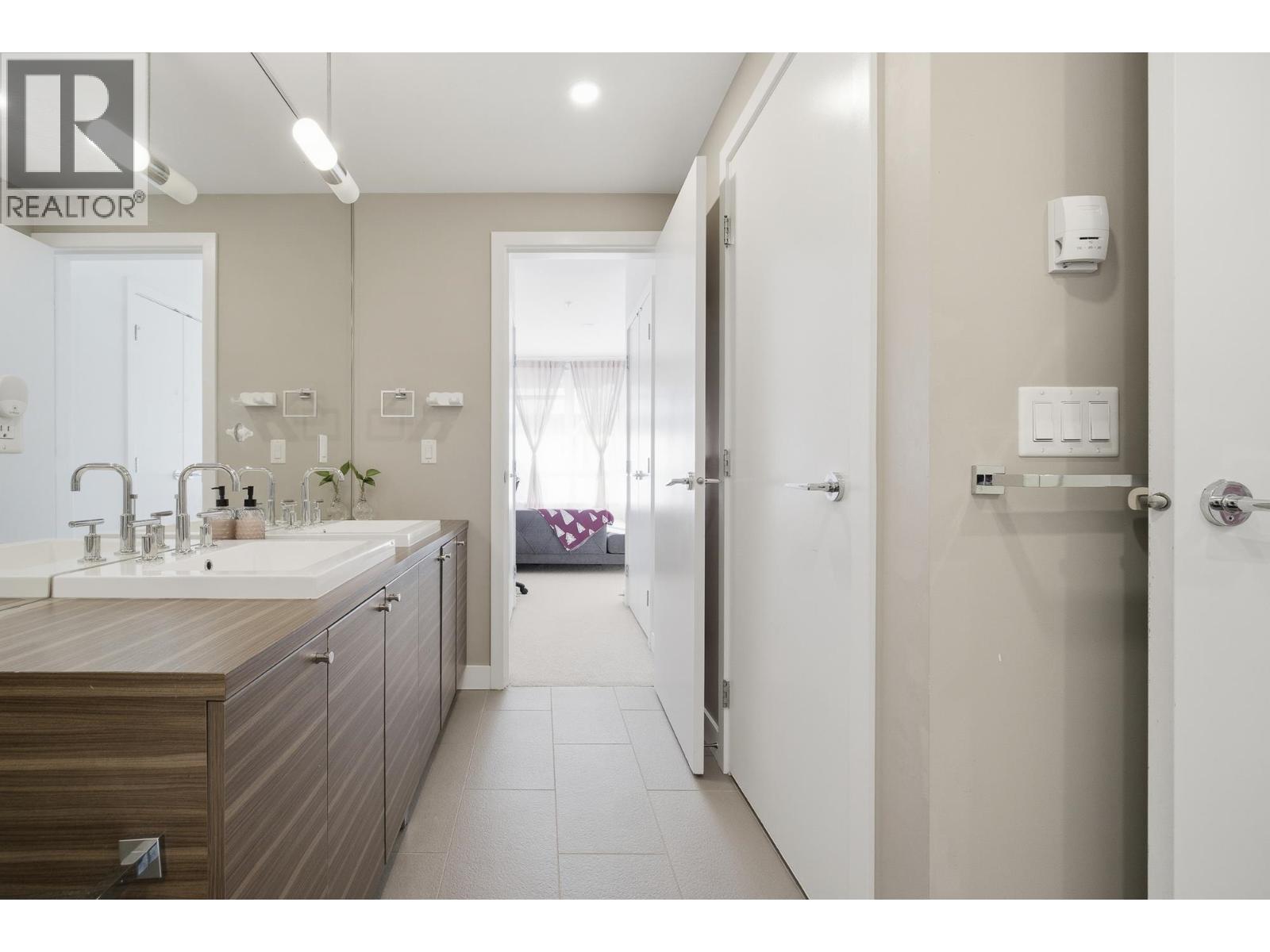 303 9150 University High Street, Burnaby, British Columbia  V5A 0C5 - Photo 10 - R3081348