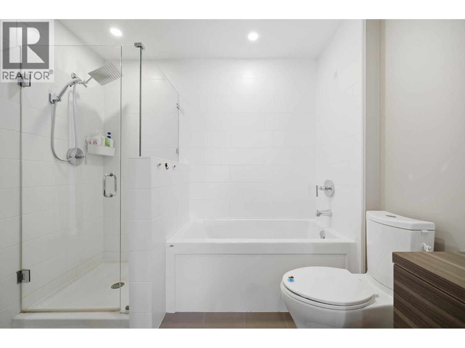 303 9150 University High Street, Burnaby, British Columbia  V5A 0C5 - Photo 12 - R3081348