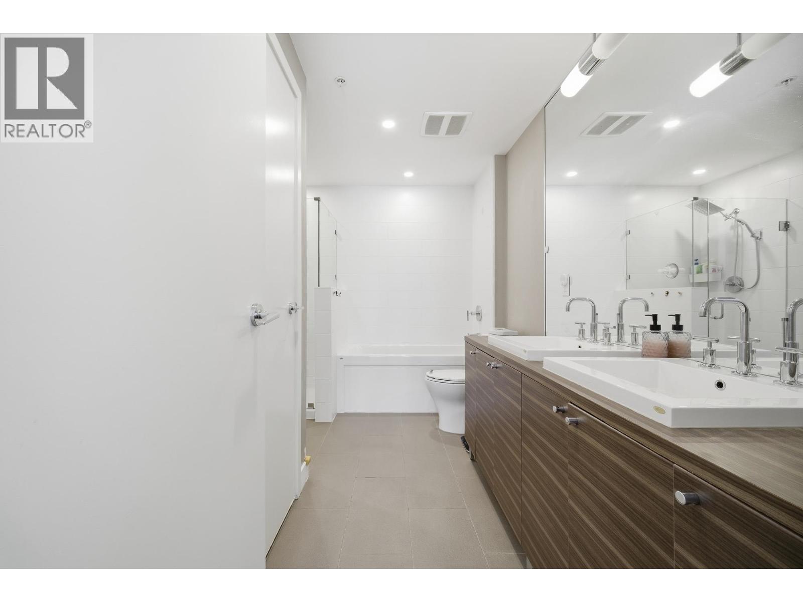 303 9150 University High Street, Burnaby, British Columbia  V5A 0C5 - Photo 15 - R3081348