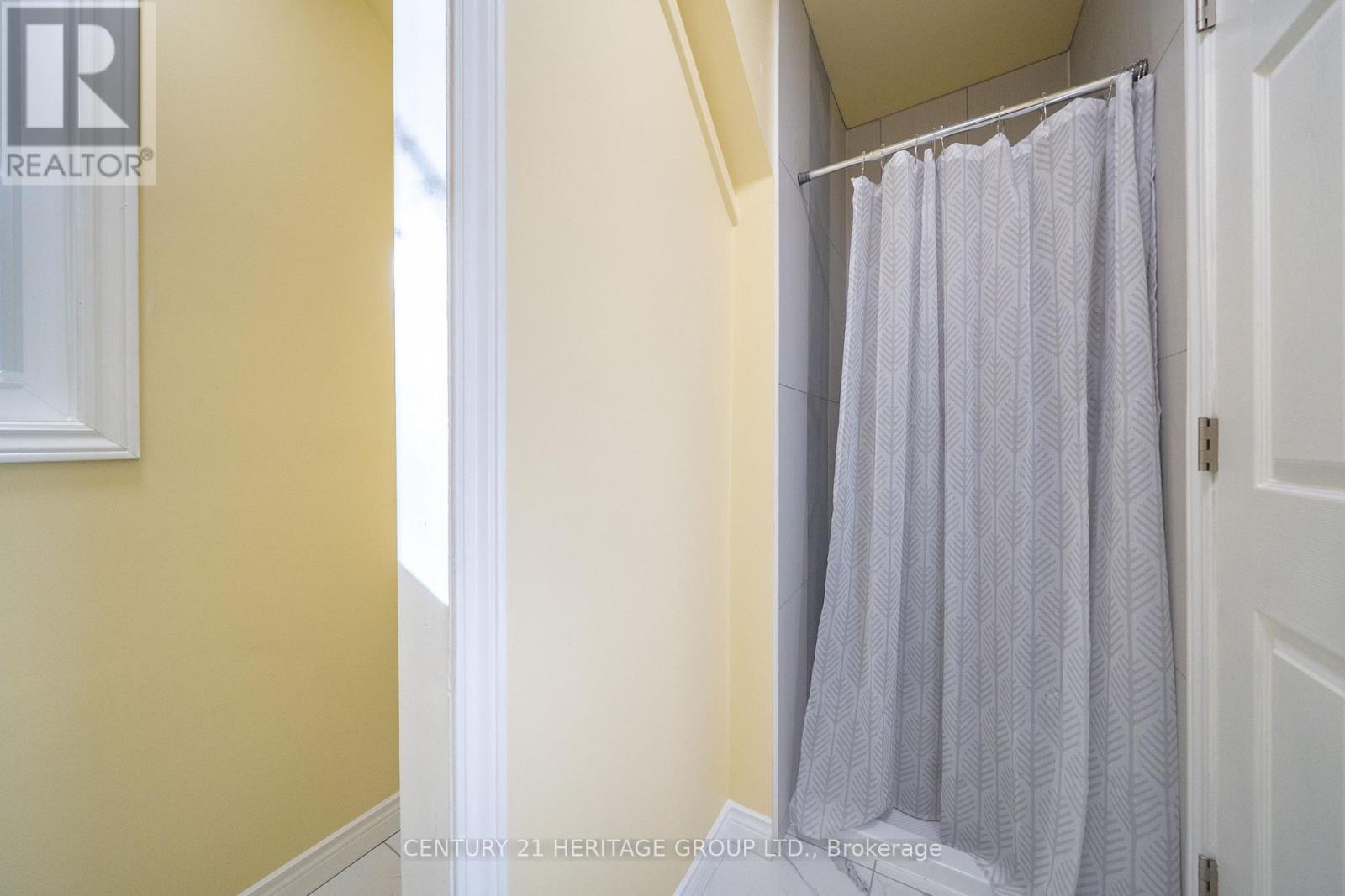 215 Keele Street, Toronto, Ontario  M6P 2K1 - Photo 8 - W12717054