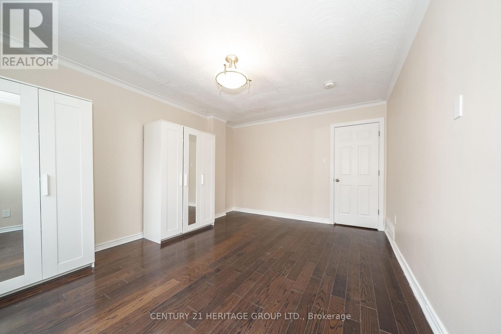 215 Keele Street, Toronto, Ontario  M6P 2K1 - Photo 9 - W12717054