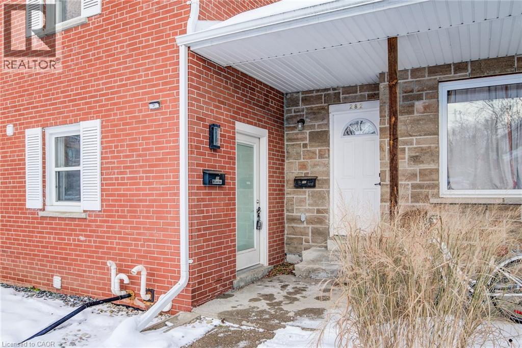 284 Westcourt Place, Waterloo, Ontario  N2L 2R7 - Photo 3 - 40792386