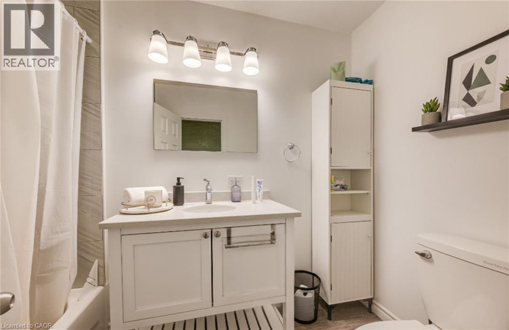 284 Westcourt Place, Waterloo, Ontario  N2L 2R7 - Photo 16 - 40792386