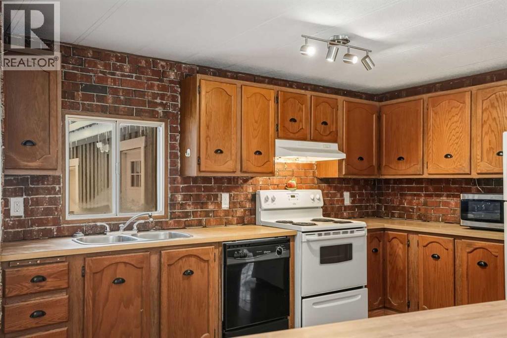 8 29415 Range Rd 52,, Rural Mountain View County, Alberta  T0M 2E0 - Photo 17 - A2272297