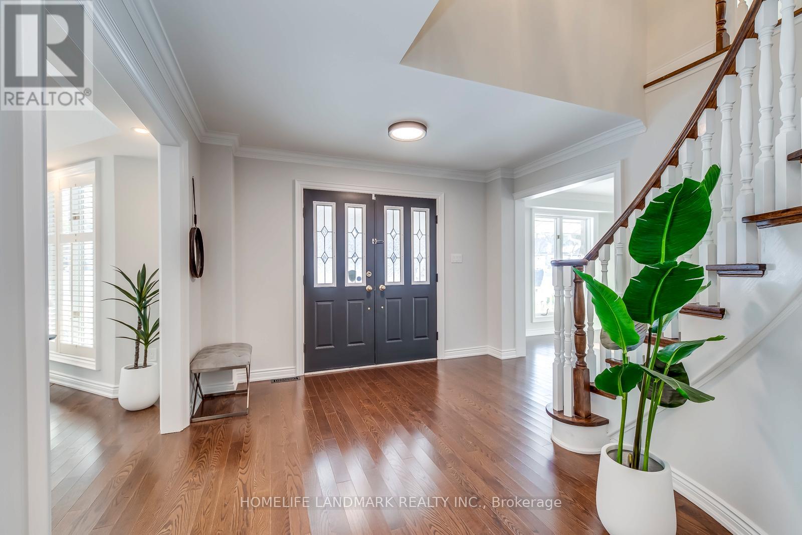 427 Cairncroft Road, Oakville, Ontario  L6V 4N1 - Photo 5 - W12723170