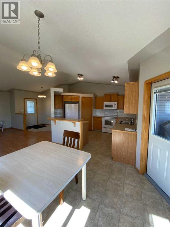 90 Upland Road W, Brooks, Alberta  T1R 0P9 - Photo 7 - A2251110