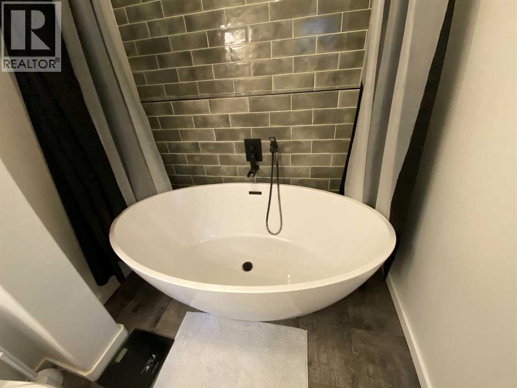 68 Blazier Park Street E, Brooks, Alberta  T1R 0K6 - Photo 24 - A2279399