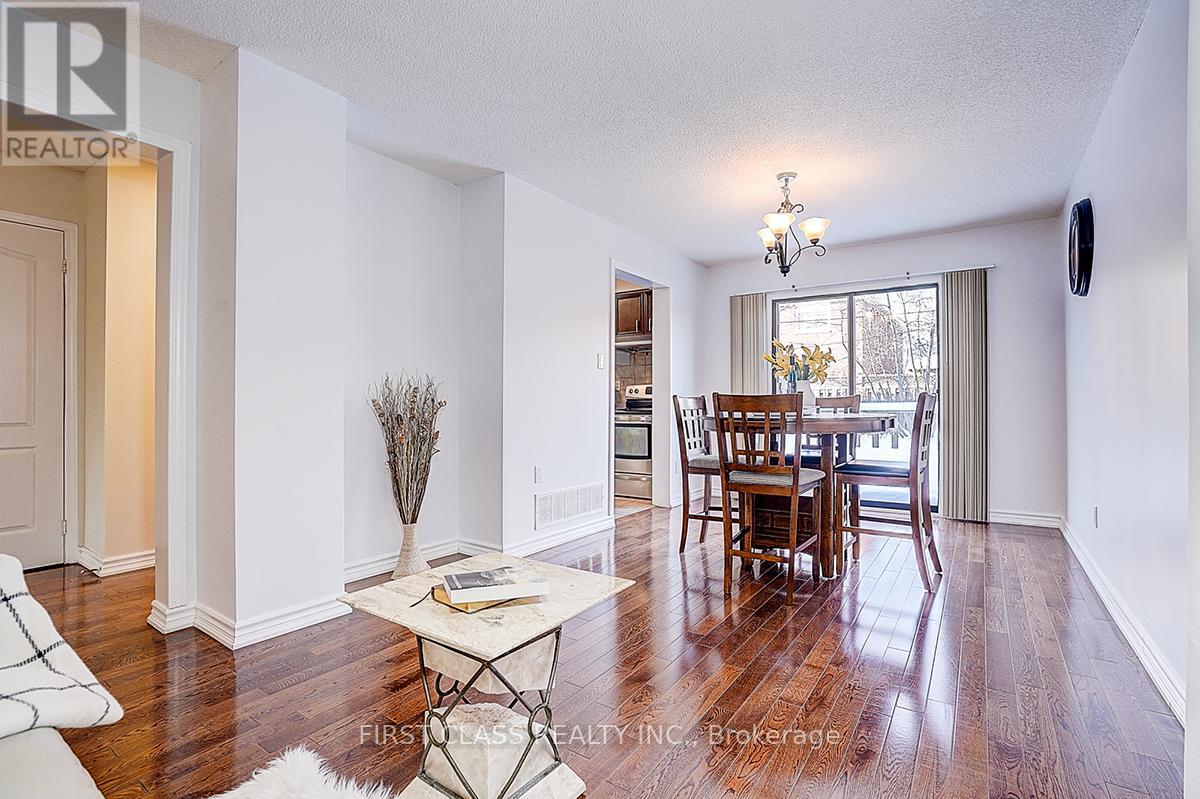 20 Lorraine Street, Richmond Hill, Ontario  L4C 0A1 - Photo 12 - N12721454