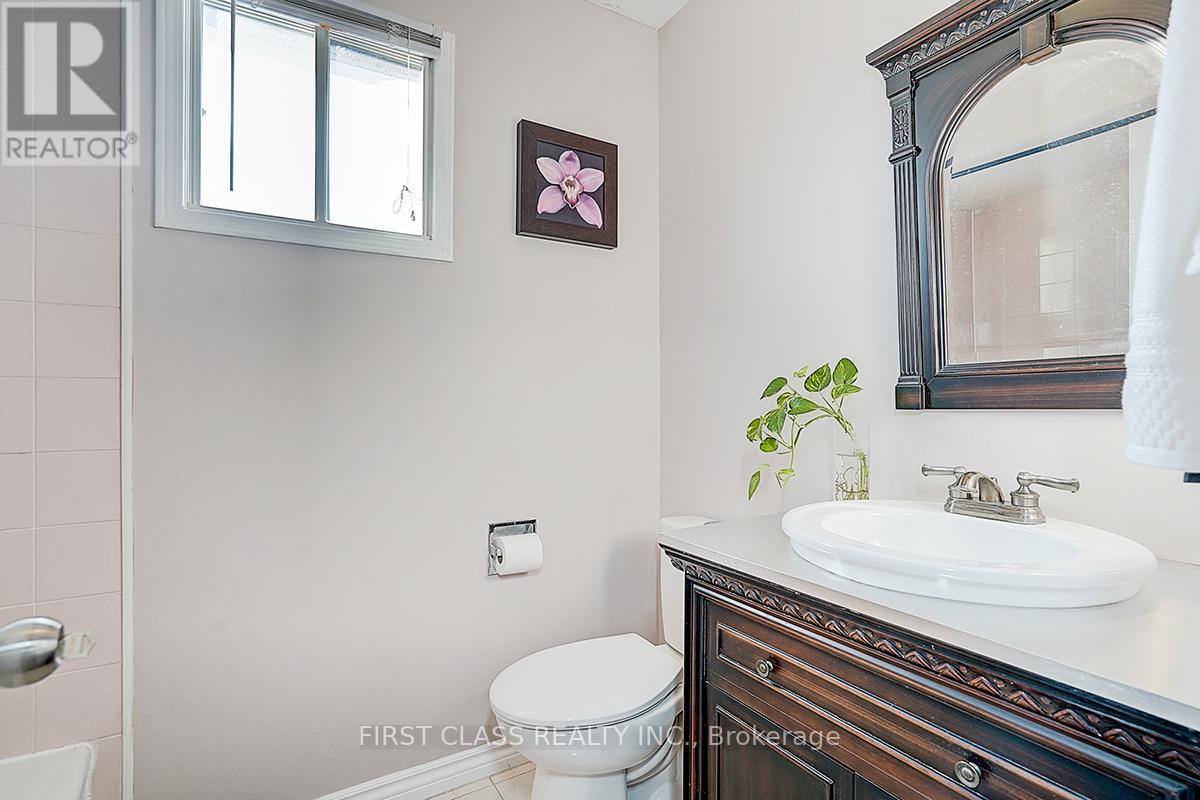 20 Lorraine Street, Richmond Hill, Ontario  L4C 0A1 - Photo 25 - N12721454