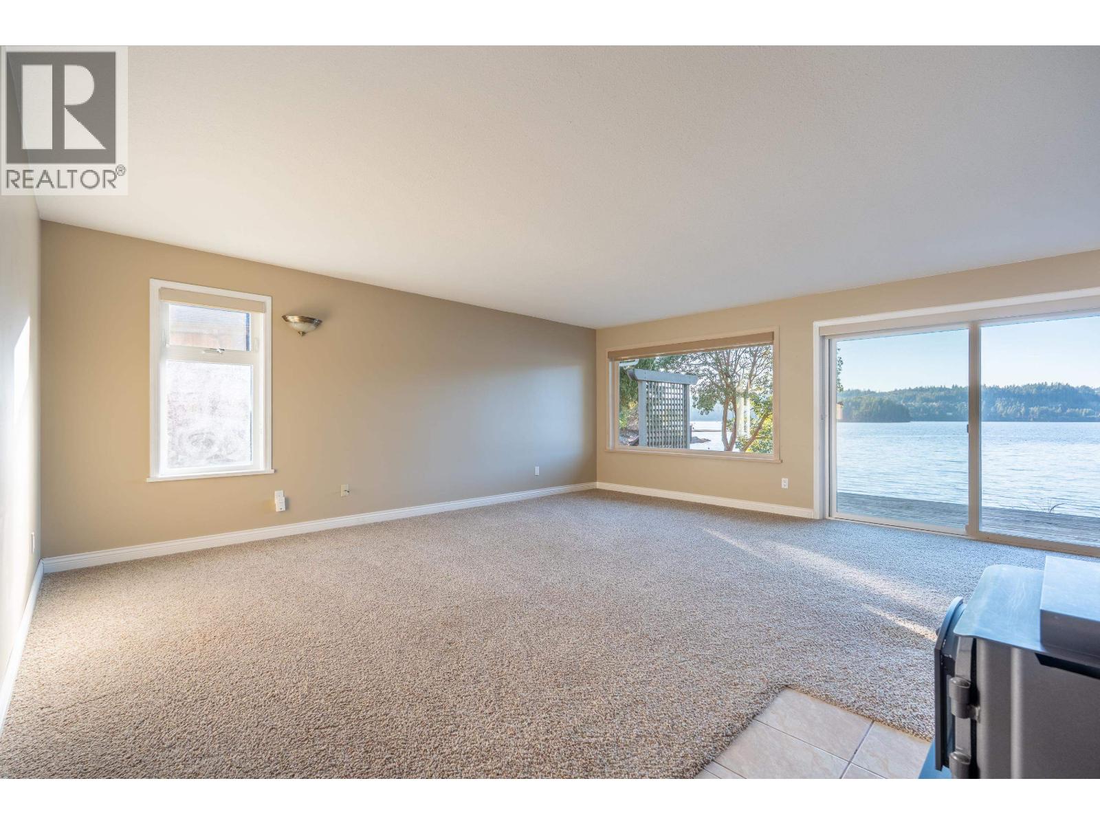 6343 Marmot Road, Sechelt, British Columbia  V7Z 0L2 - Photo 5 - R3081957