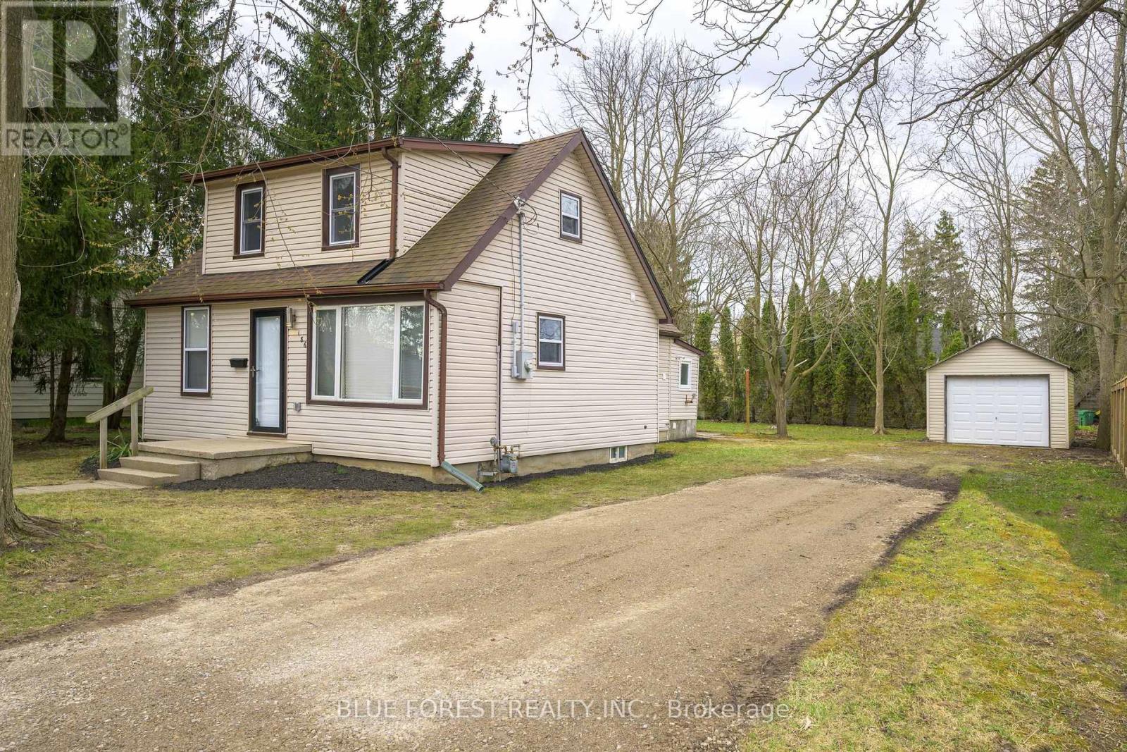 186 VICTORIA STREET, Southwest Middlesex, Ontario