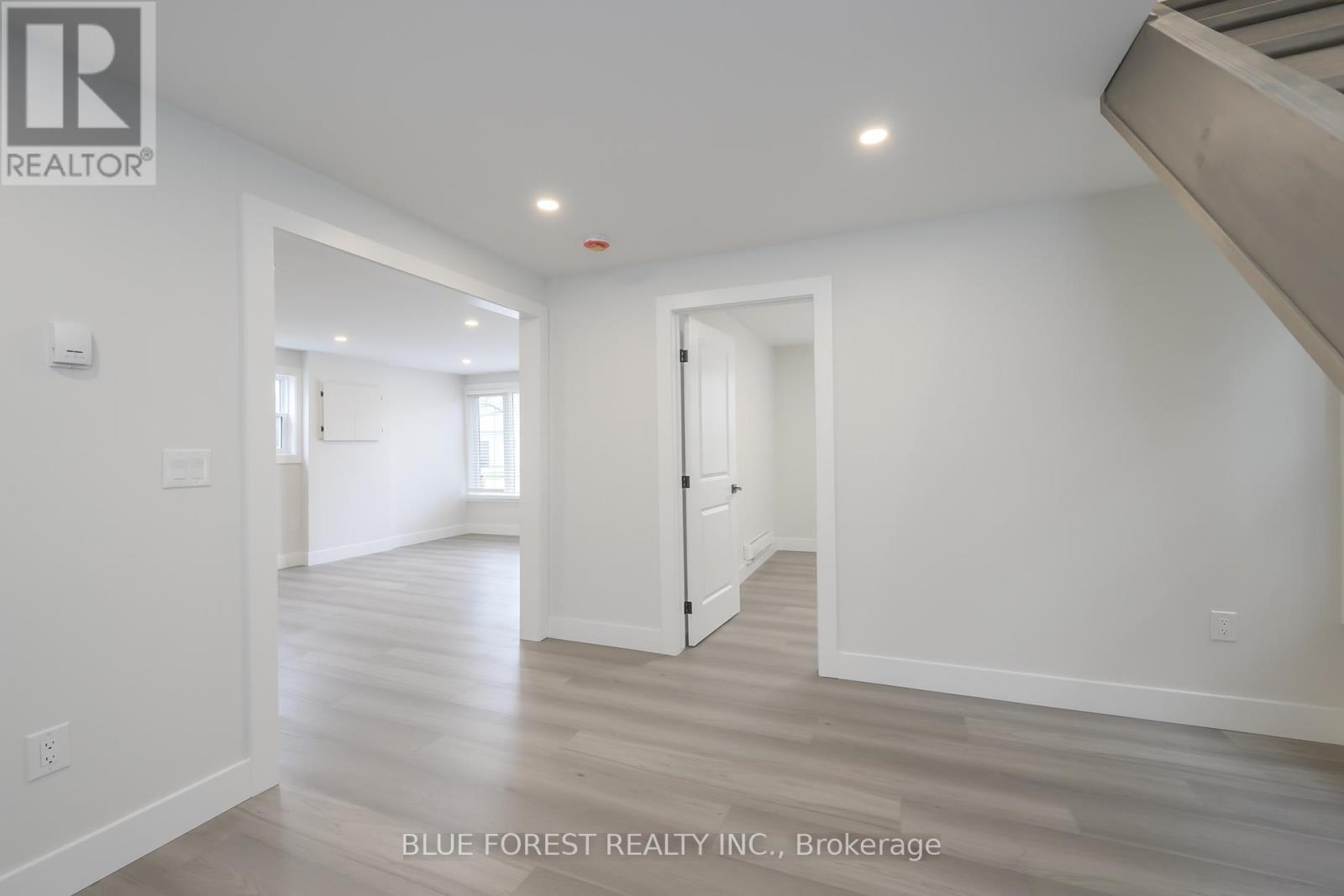 186 Victoria Street, Southwest Middlesex, Ontario  N0L 1M0 - Photo 6 - X12723208