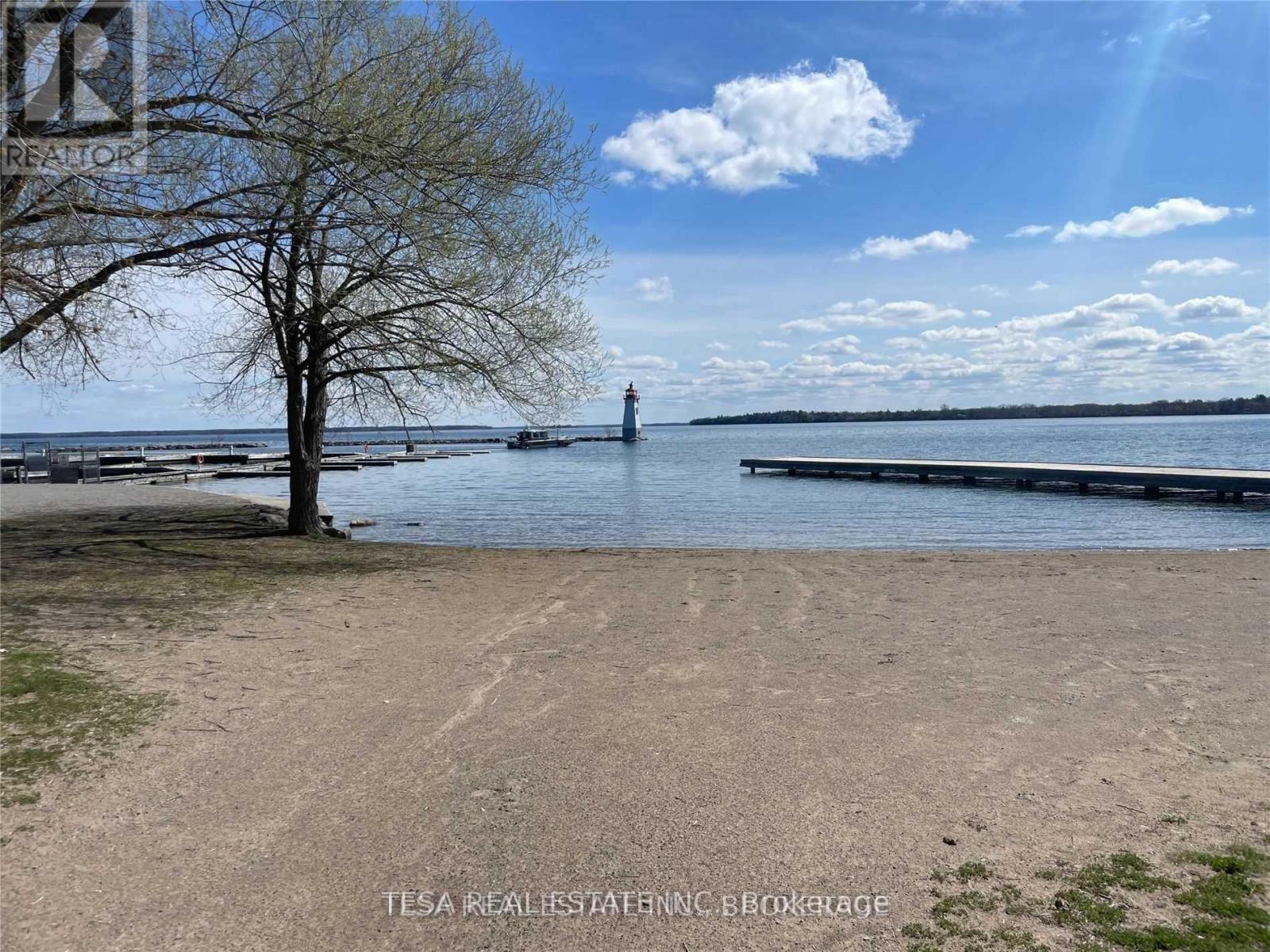 924 & 926 Lake Drive E, Georgina, Ontario  L4P 3E9 - Photo 8 - N12723202