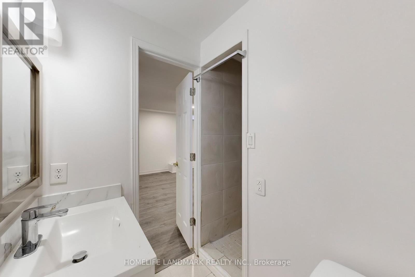 69 Newmill Crescent, Richmond Hill, Ontario  L4C 9T6 - Photo 11 - N12723204