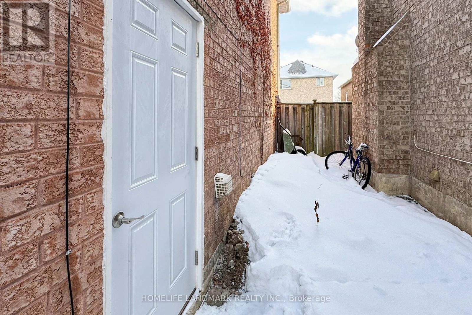 69 Newmill Crescent, Richmond Hill, Ontario  L4C 9T6 - Photo 13 - N12723204