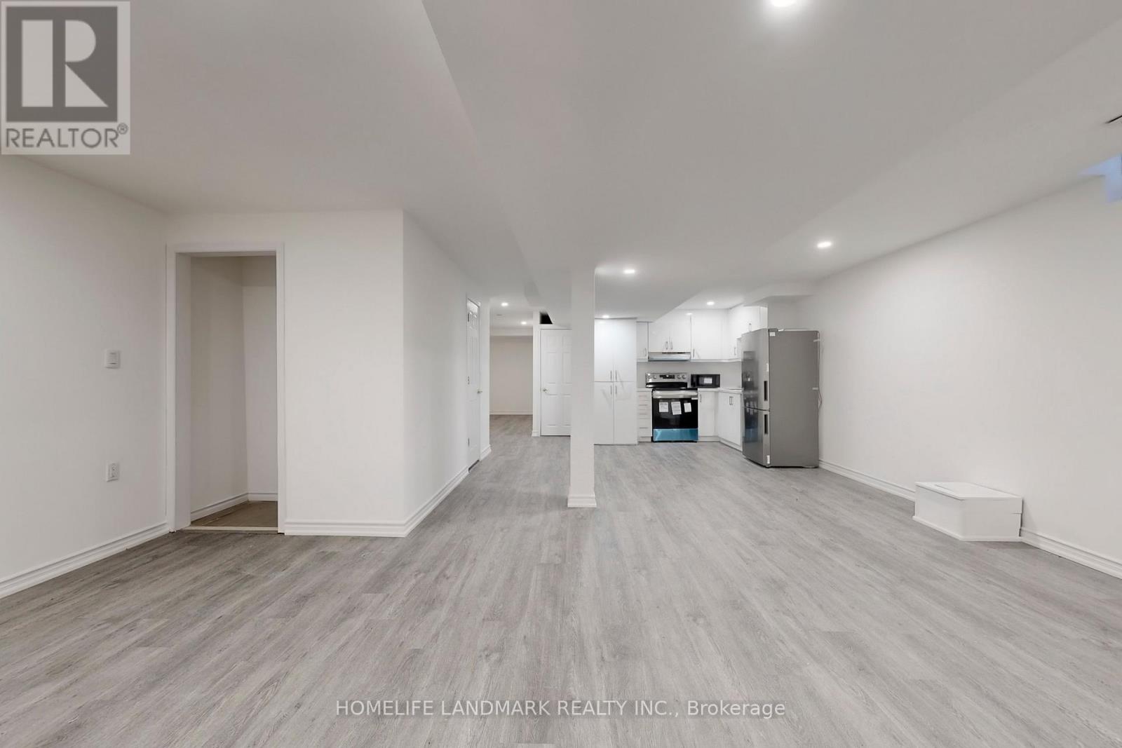 69 Newmill Crescent, Richmond Hill, Ontario  L4C 9T6 - Photo 3 - N12723204