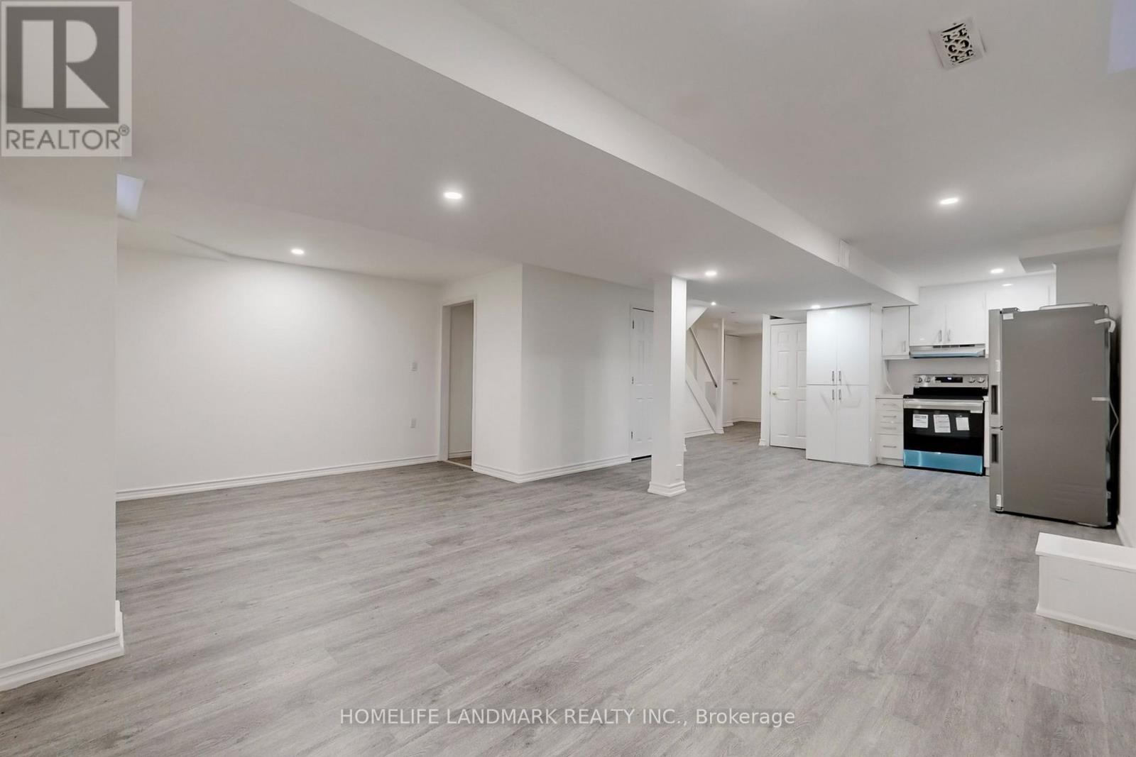 69 Newmill Crescent, Richmond Hill, Ontario  L4C 9T6 - Photo 4 - N12723204