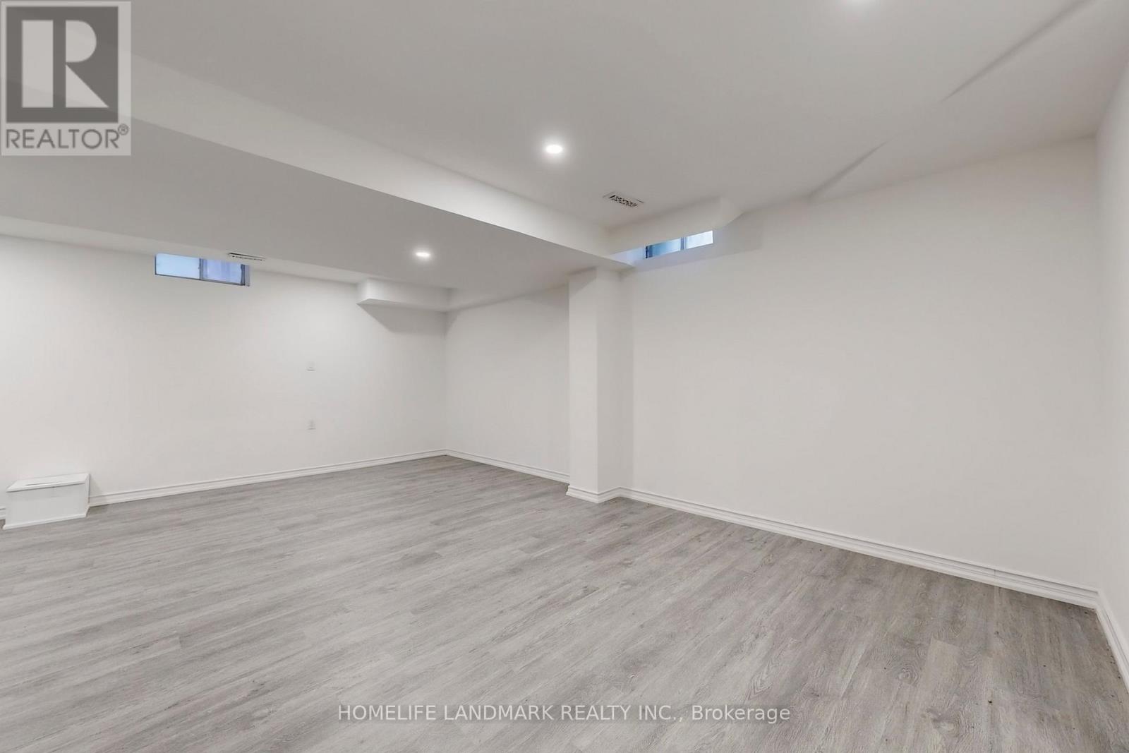 69 Newmill Crescent, Richmond Hill, Ontario  L4C 9T6 - Photo 5 - N12723204