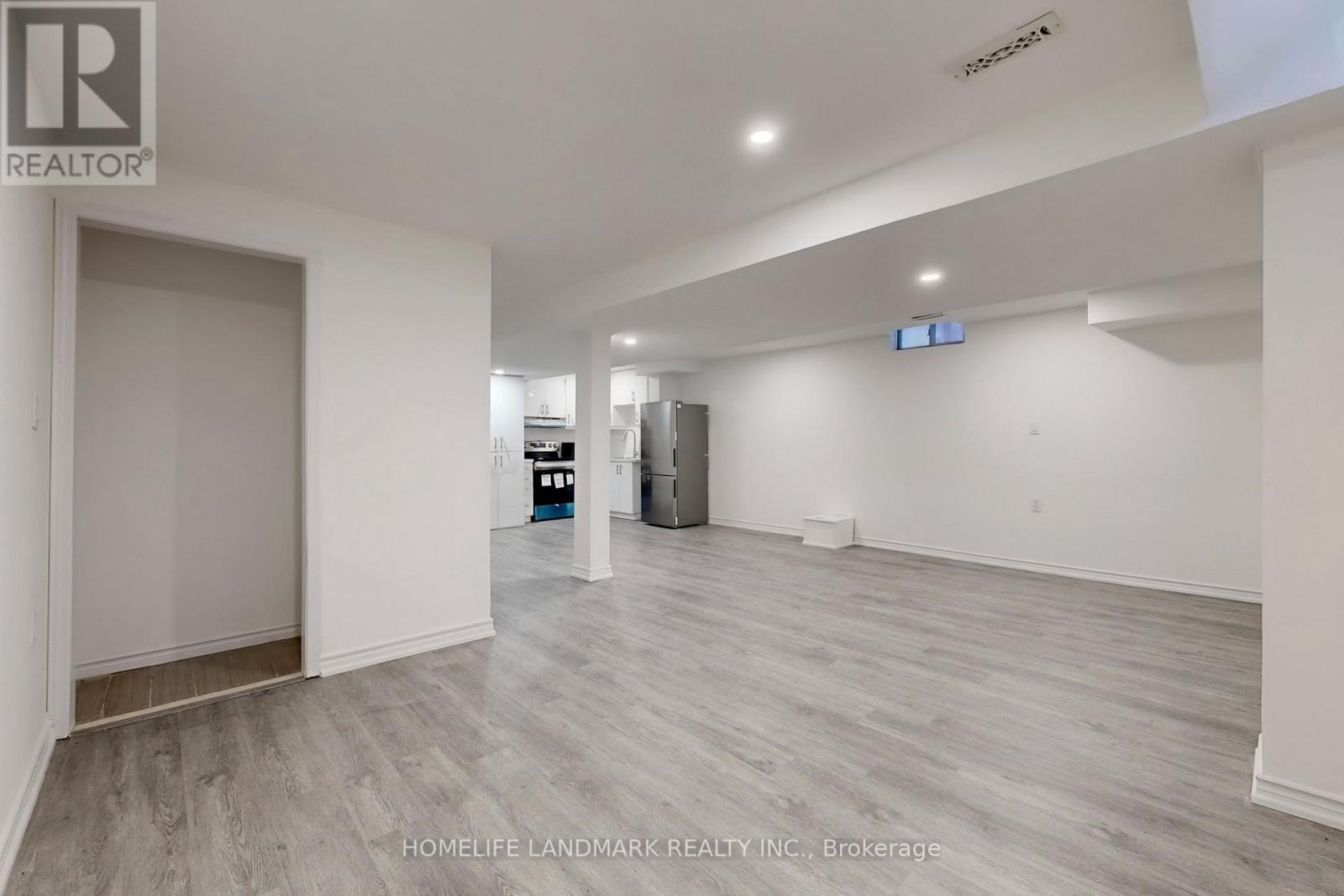 69 Newmill Crescent, Richmond Hill, Ontario  L4C 9T6 - Photo 6 - N12723204