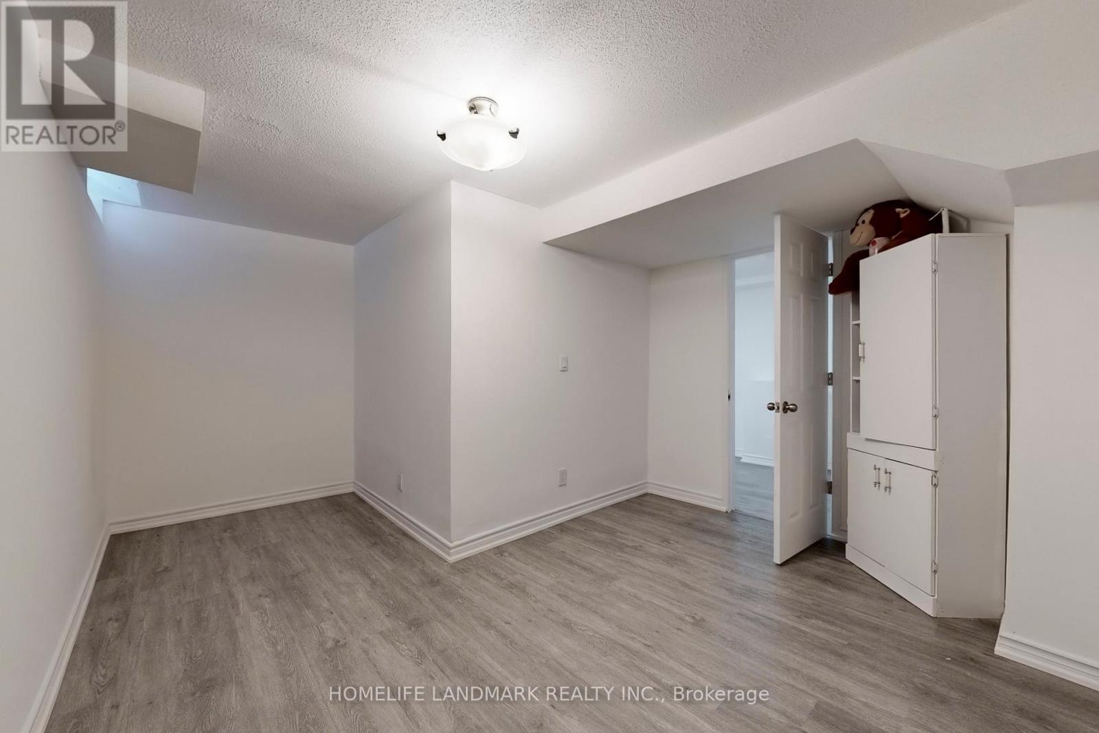 69 Newmill Crescent, Richmond Hill, Ontario  L4C 9T6 - Photo 9 - N12723204