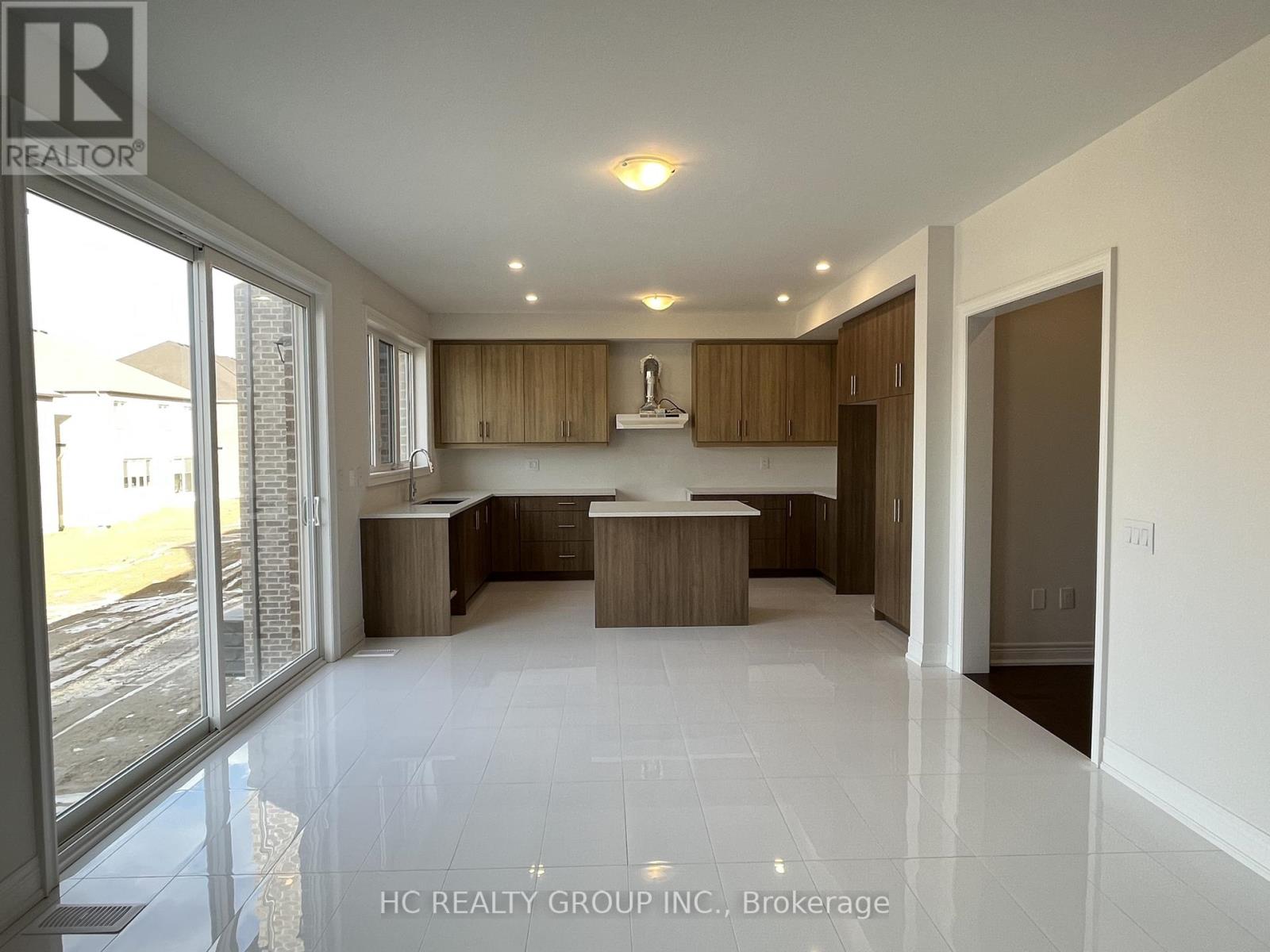 79 Silk Twist Drive, East Gwillimbury, Ontario  L9N 0W4 - Photo 5 - N12723214