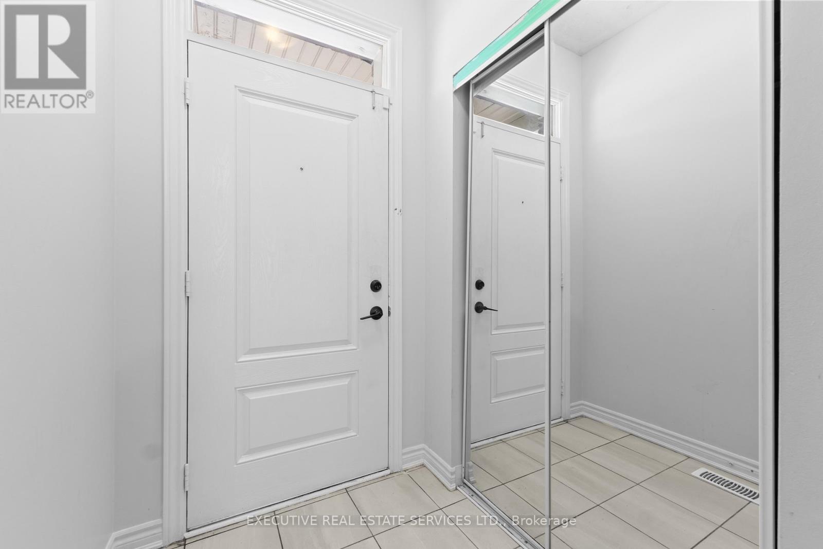 52 - 50 Edinburgh Drive, Brampton, Ontario  L6Y 1N9 - Photo 4 - W12723182