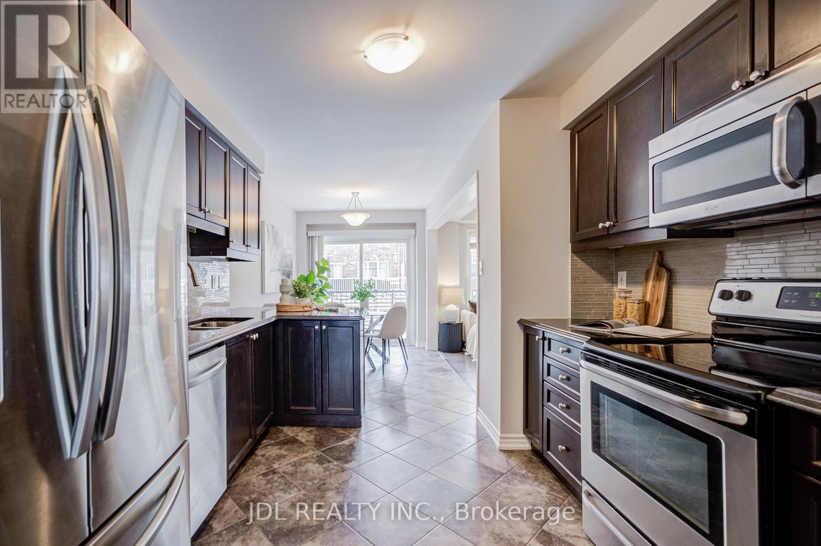 3002 Preserve Drive, Unit 25 Drive, Oakville, Ontario  L6M 0V5 - Photo 31 - W12723184