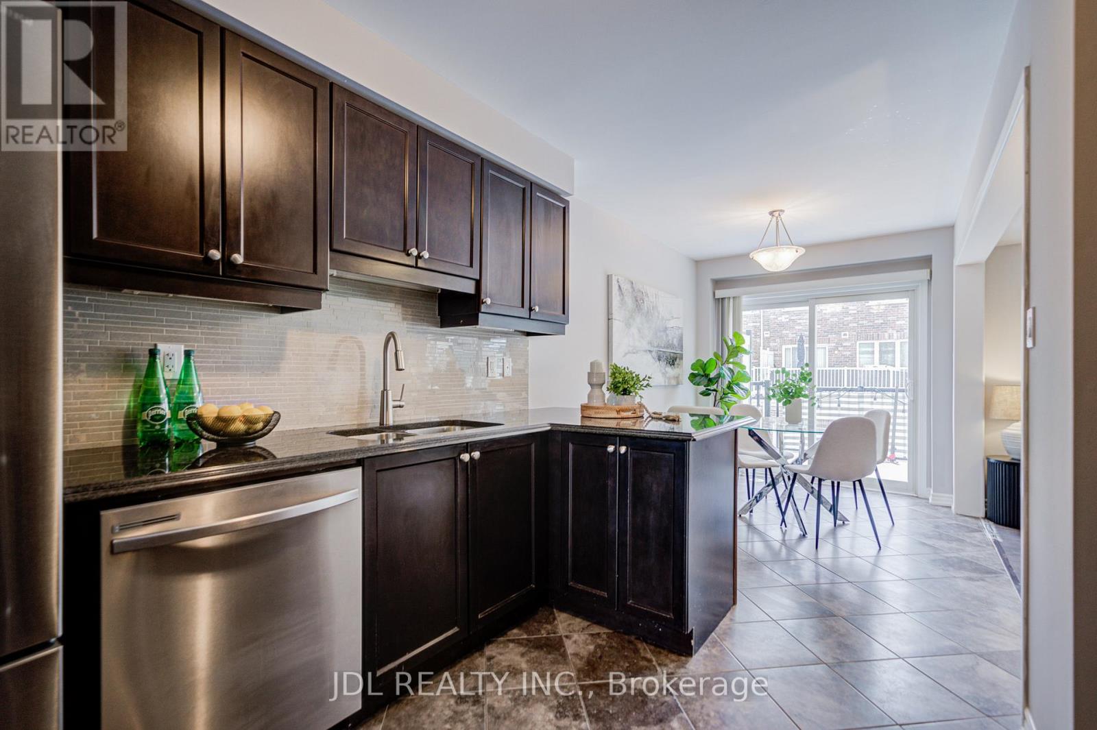 3002 Preserve Drive, Unit 25 Drive, Oakville, Ontario  L6M 0V5 - Photo 32 - W12723184