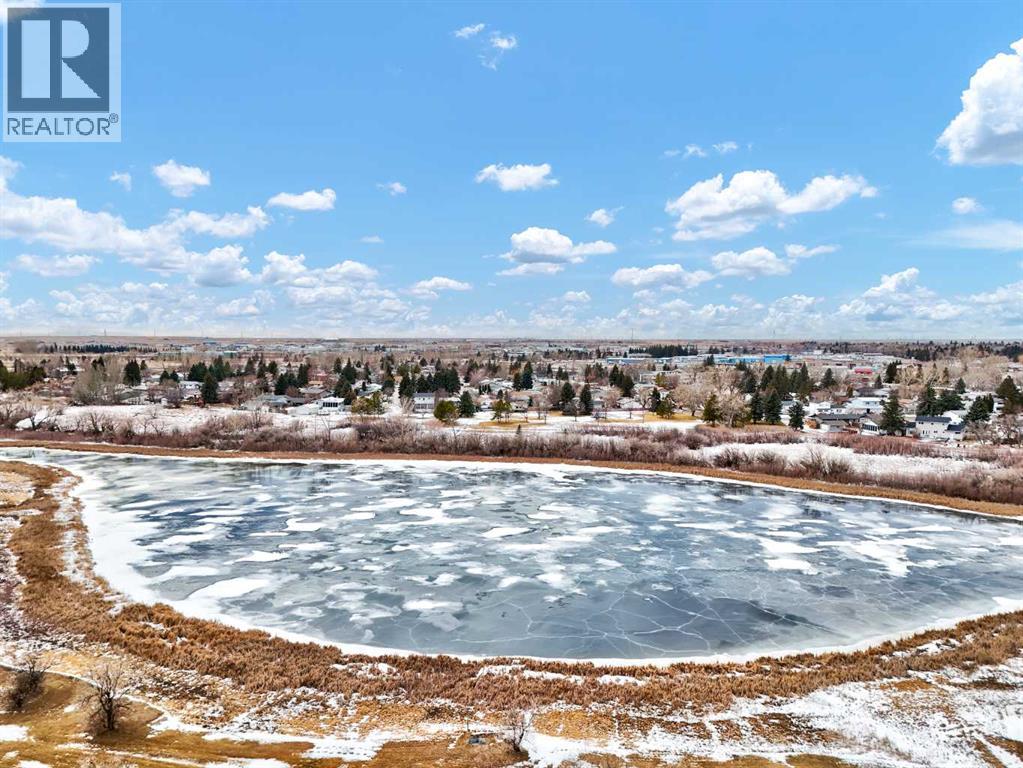 303, 499 Meadow Lake Court E, Brooks, Alberta  T1R 0Y7 - Photo 3 - A2280031