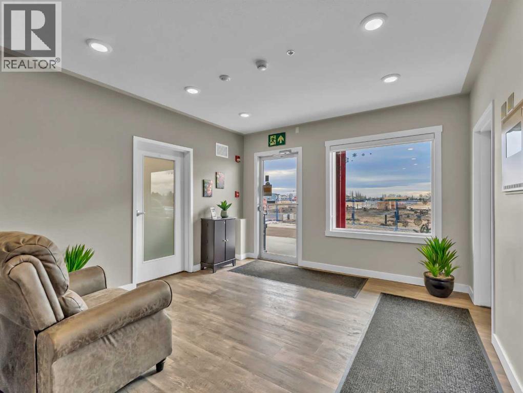 303, 499 Meadow Lake Court E, Brooks, Alberta  T1R 0Y7 - Photo 5 - A2280031