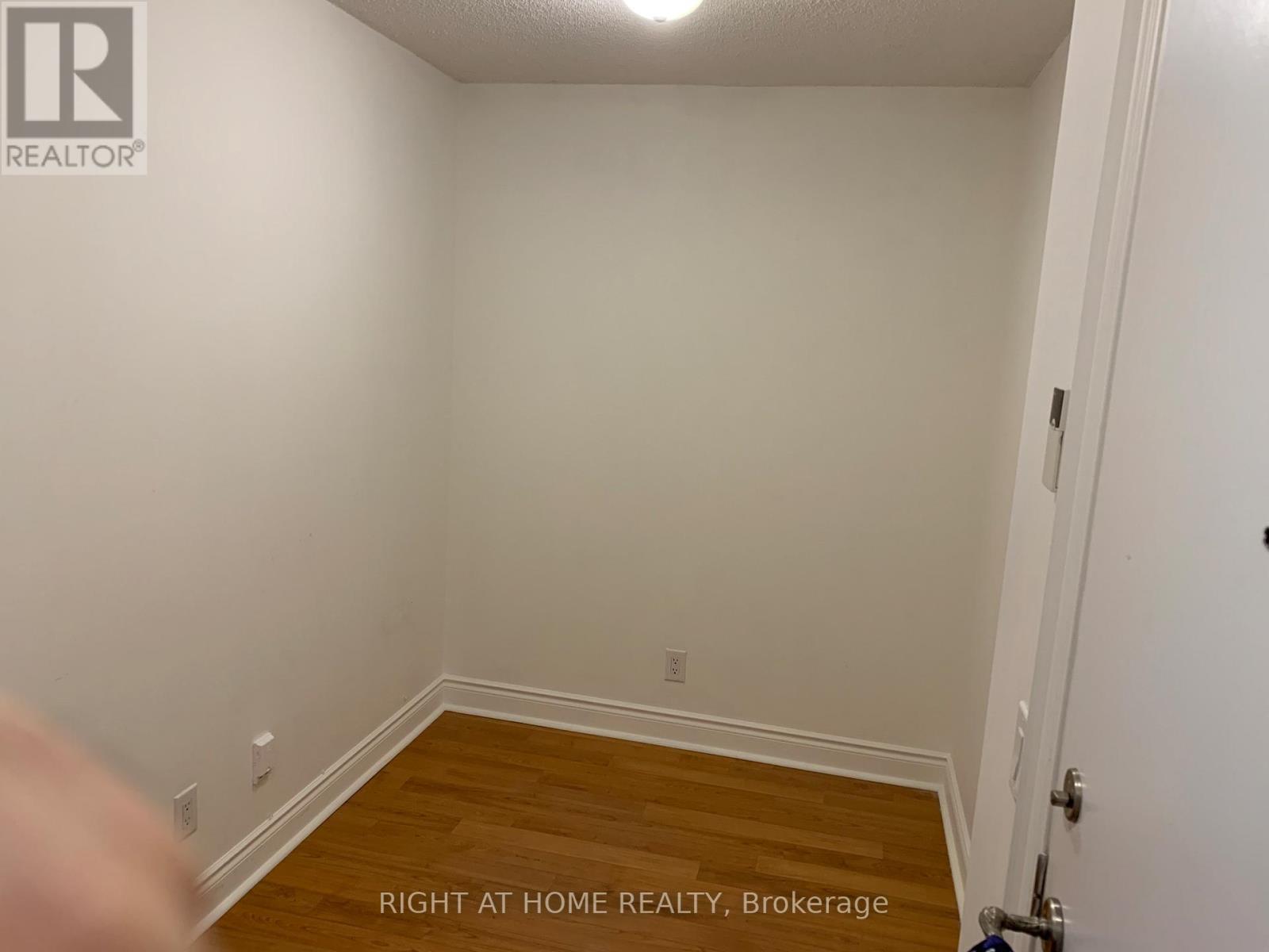 815 - 25 Greenview Avenue, Toronto, Ontario  M2M 0A5 - Photo 6 - C12723230