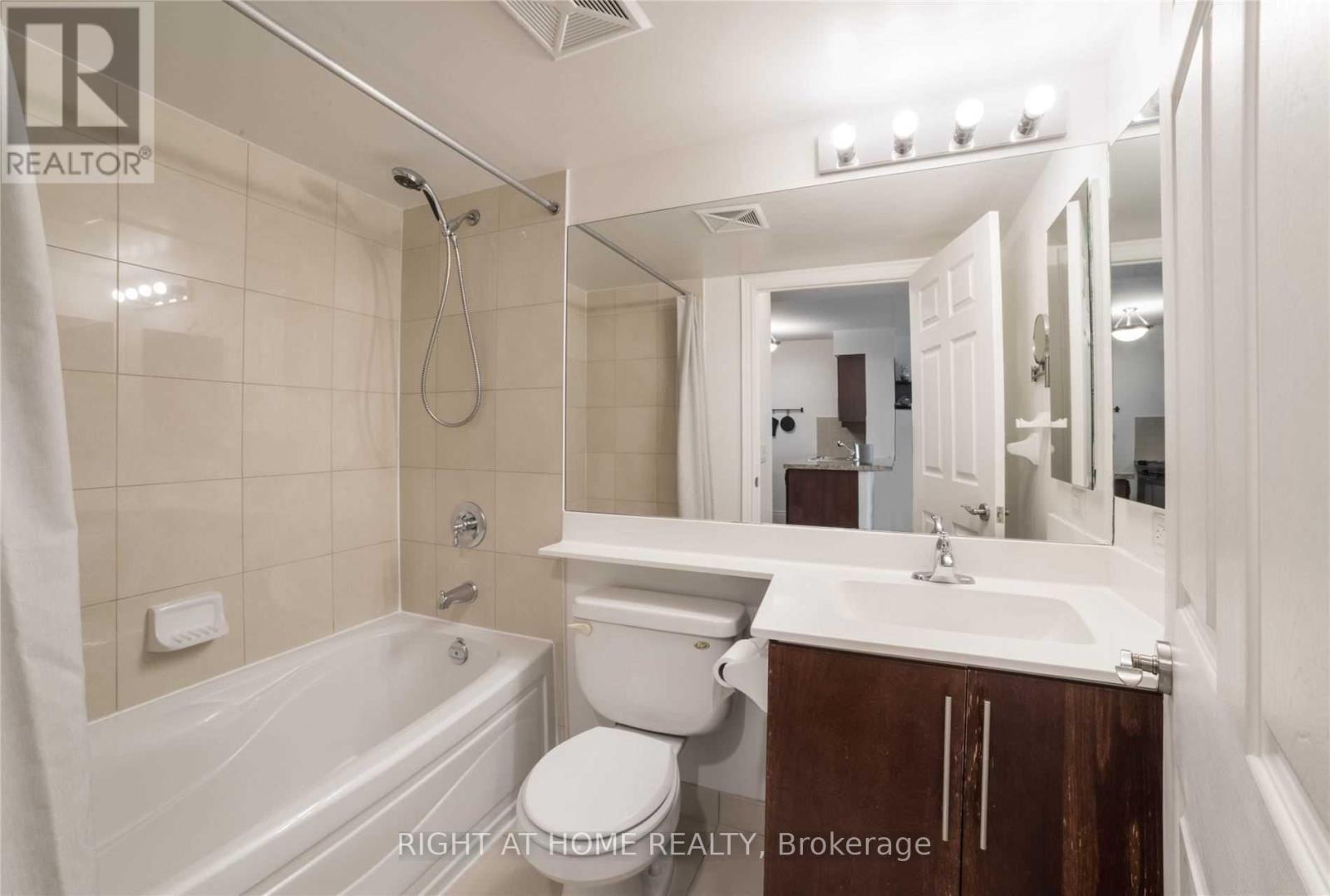 815 - 25 Greenview Avenue, Toronto, Ontario  M2M 0A5 - Photo 7 - C12723230