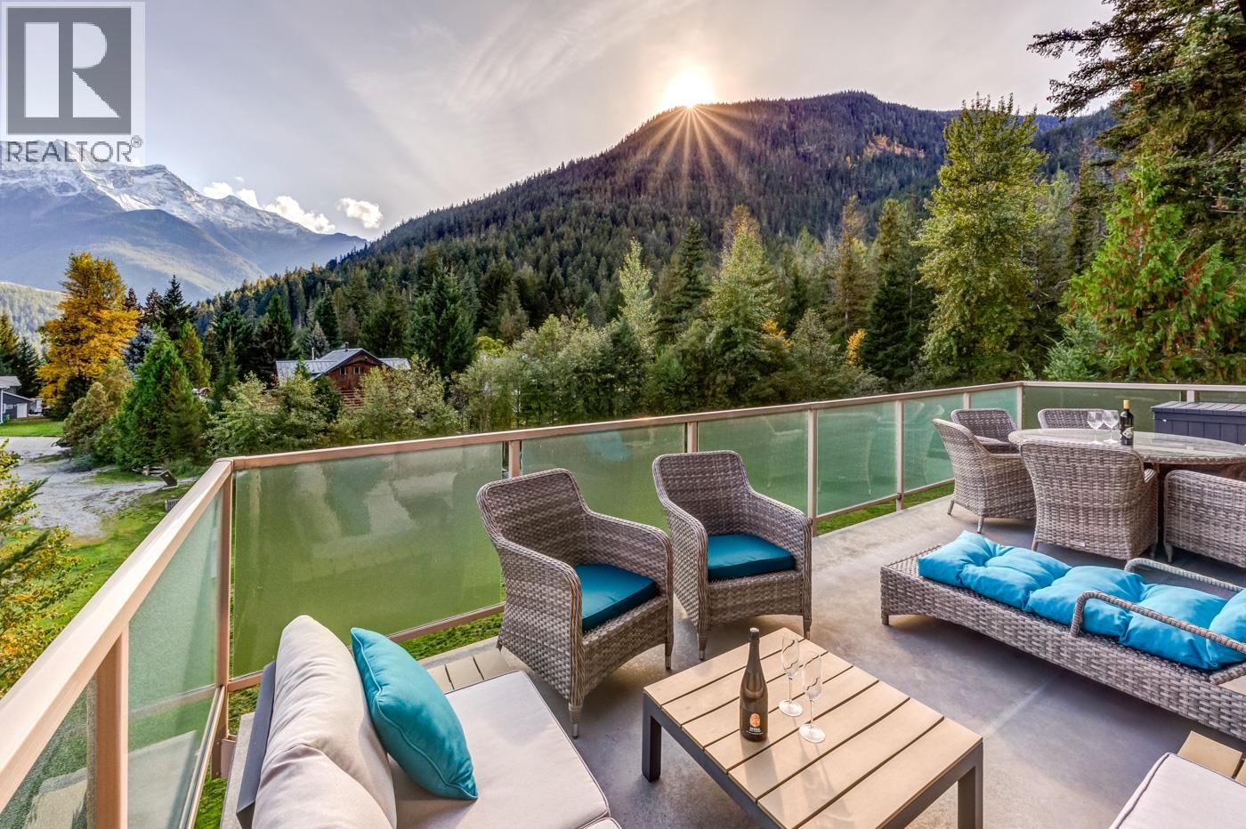 7457 Dogwood Street, Pemberton, British Columbia  V0N 2L0 - Photo 27 - R3012290