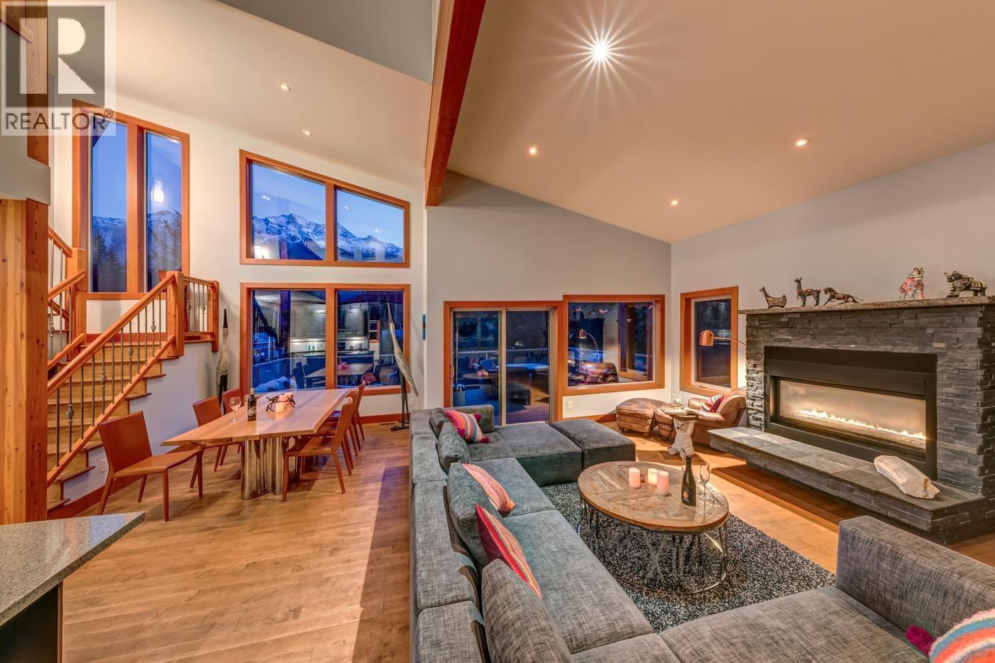 7457 Dogwood Street, Pemberton, British Columbia  V0N 2L0 - Photo 31 - R3012290