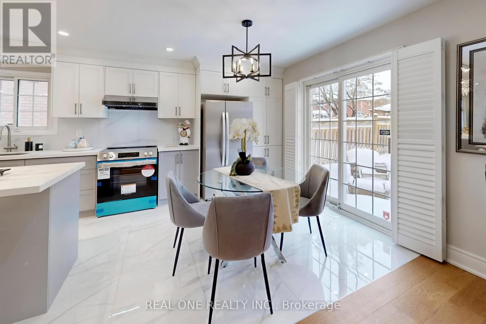 10 Squire Drive, Richmond Hill, Ontario  L4S 1C4 - Photo 18 - N12723232